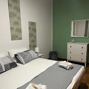 Ampio Bilocale A Milano