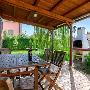 casa-vacanze-villa-lorella.emilia-romagnahotels.net/