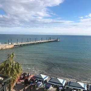 attico-fronte-mare-molo-di-alassio.hotelitalianriviera.com/